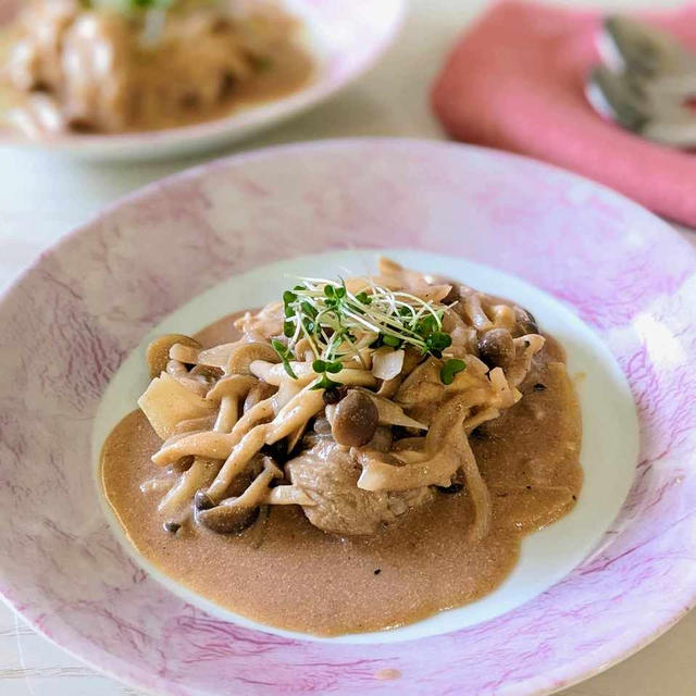 【鶏のマロンクリーム煮】スイーツ作りで残ったマロンペーストで美味しいお料理。