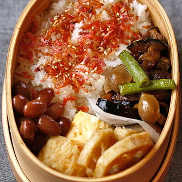 ■　桜えびと桜の花の塩漬けごはん弁当　■