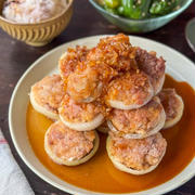 今が食べどき☆豚こまと冷凍豆腐の新玉バーグの玉ねぎソースかけ