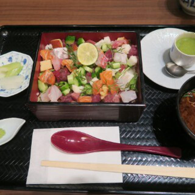 オフィス街の「HAL YAMASHITA 大手町 Lounge」のランチはコスパも最高♪