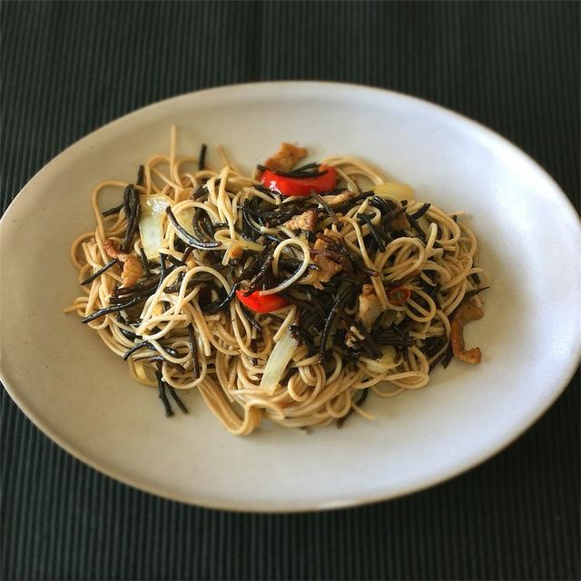 ひじきとパプリカの炒め蕎麦(とSUPの話)。