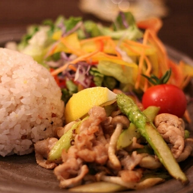 昼カフェ★アスパラポークのバター醤油ソテー◎禁断の…