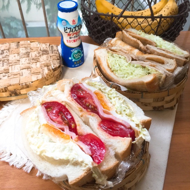 最近の朝ごはん♪ボリュームサンドとかぼちゃサラダサンドと銀座レカンのパン