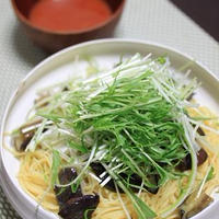 レシピ「揚げなすと水菜のつけスパゲティ」と母の日のアレンジメント♪