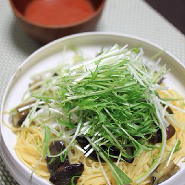 レシピ「揚げなすと水菜のつけスパゲティ」と母の日のアレンジメント♪