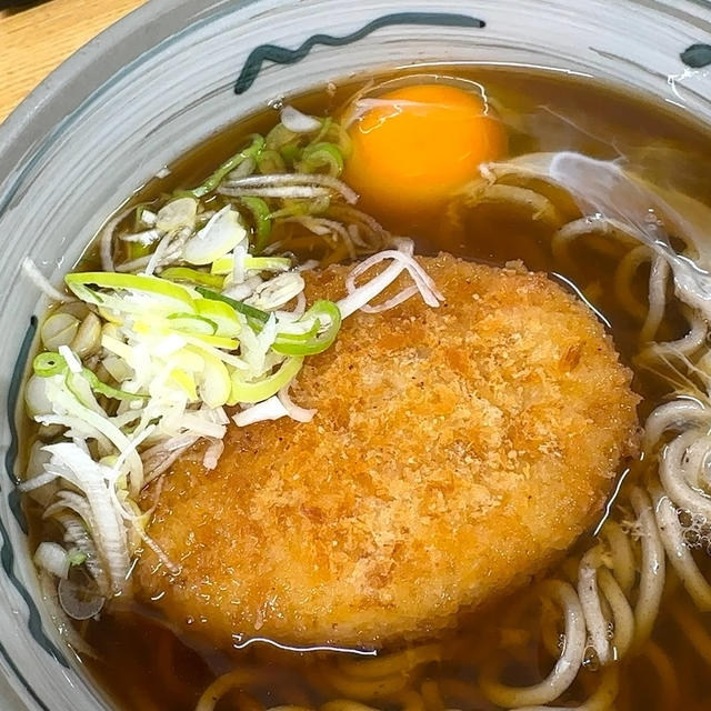 立ち蕎麦行脚「花丸そばの月見そば」