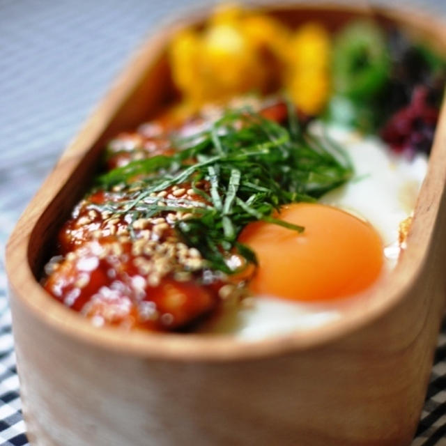 さんまの韓国風蒲焼丼弁当。