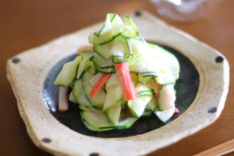 意外な美味しさ！ズッキーニとカニカマのわさびマヨ和え