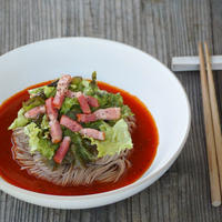 野菜ジュースでサラダ蕎麦