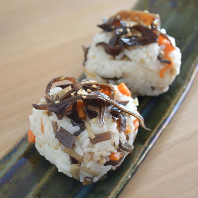 生きくらげのきんぴらおにぎり
