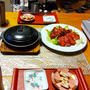 馬刺しとみうらうどんのはし切入れた鍋と牡蠣のベーコン焼とかで晩酌