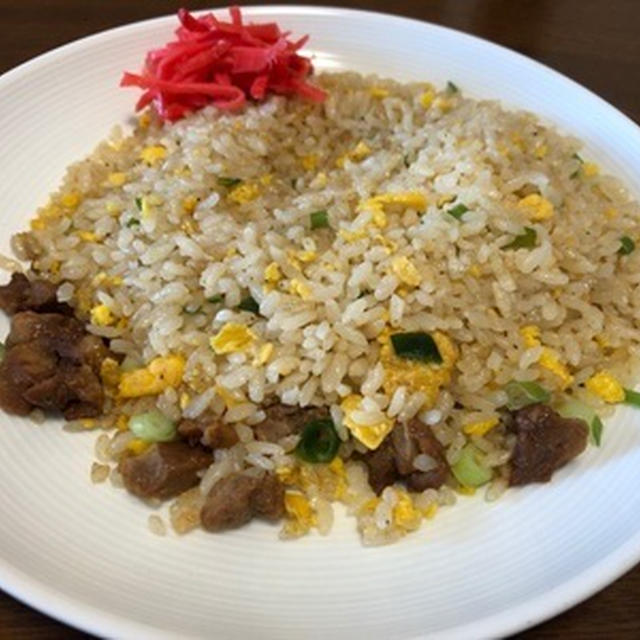 味の素の「焦がしにんにくのマー油と葱油が香るザ・チャーハン」