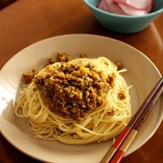 野菜たっぷりカレーパスタ