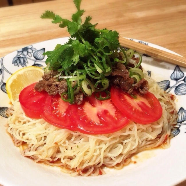 【マルちゃんの冷し中華 極細】で牛肉のスイートチリソース冷やし中華