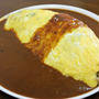 玉子消費に大盛り「オムカレー」
