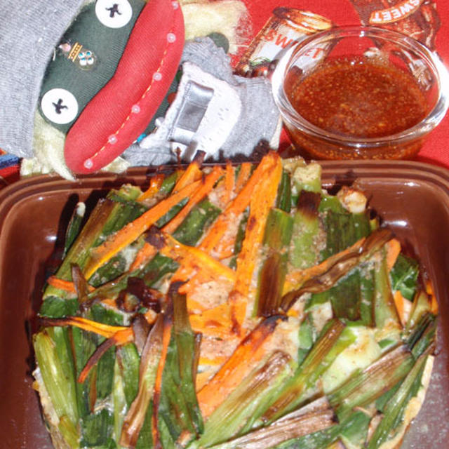 オーブンで作るふわふわチヂミ風＆キュウリと白菜キムチのサラダ（お家カフェ）
