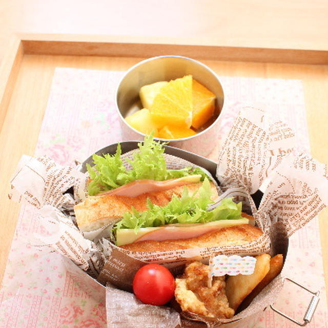 バケットサンド　鶏とごぼうの炊き込みご飯のお弁当
