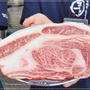 大阪焼肉･ホルモンふたご「はみ出るカルビ」1680円、肉ウニ480円☆浦和にもオープン