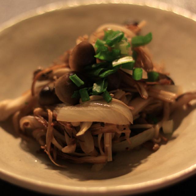 えのき大好き！副菜☆新玉ねぎ＆えのきのソテー
