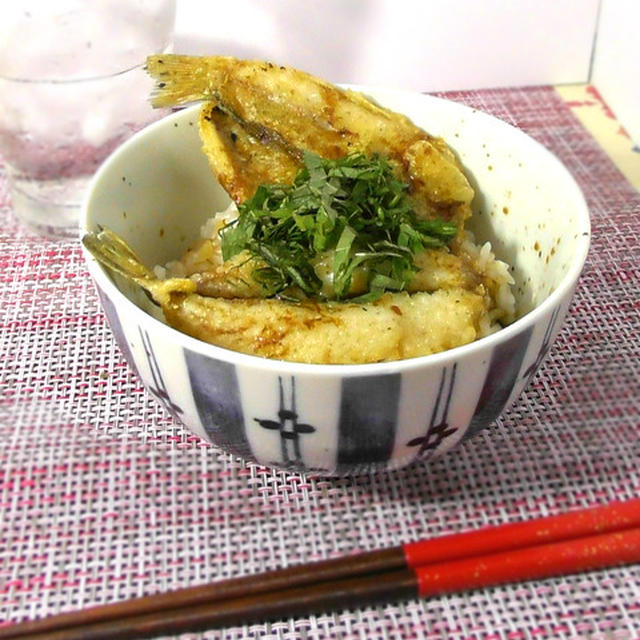 カリっと揚げてご飯が進む！キスの唐揚げ丼