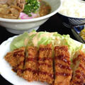 ラーメン定食。高菜炒飯弁当。仲良しにゃんこ
