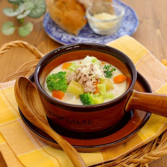 冷蔵庫一掃！豚とどっさり野菜の豆乳スープ (レシピ)
