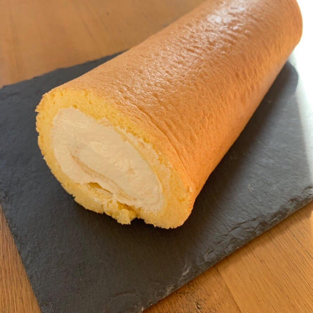 ロールケーキを焼きました～！！