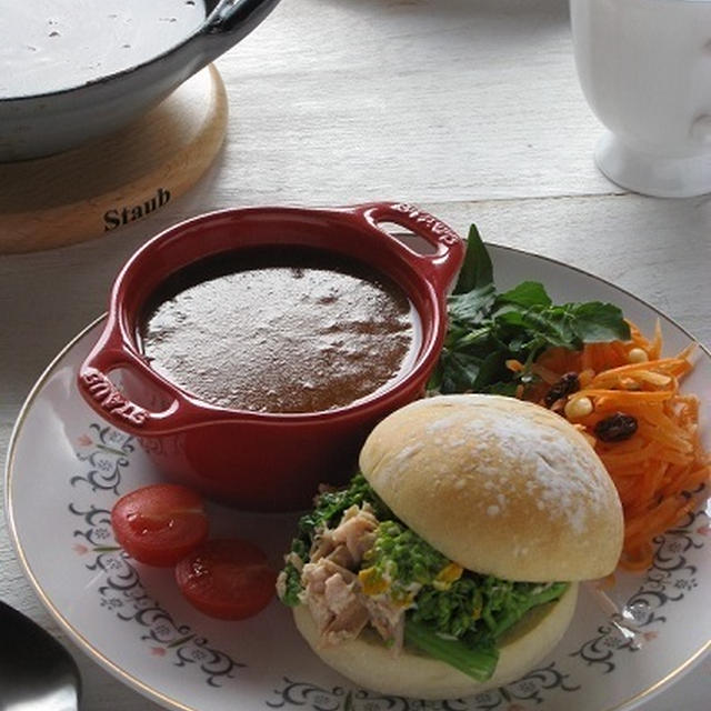 菜の花とツナのサンドイッチと、スープカレーのワンプレート♪