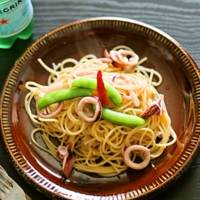 イカとスナップエンドウのバター醤油パスタ