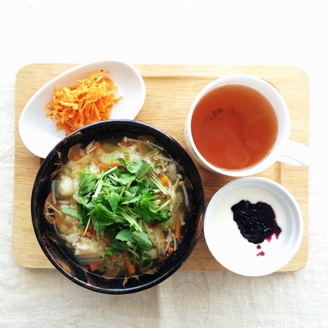 11月1日の朝ごはん。調理時間10分。野菜雑炊
