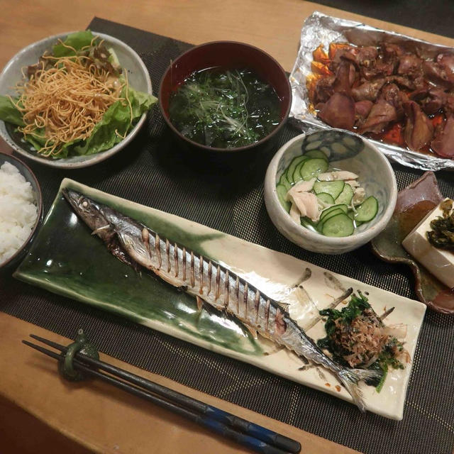 痩せた”秋刀魚”の晩ご飯　と　柿の実♪