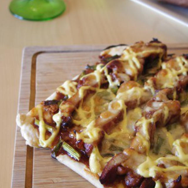 ピリ辛ねぎ＆照り焼きチキンのピザ
