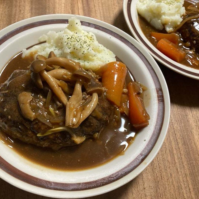 ハヤシライスルーで煮込みハンバーグ♪