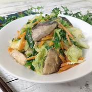 お魚が苦手な方にも♪ブリとキャベツの甘辛みそ炒め