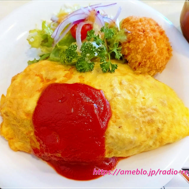 昔ながらのオムライス♪「洋食の店ろーりえ」サラダ・カニコロッケ・コーヒー付で880円