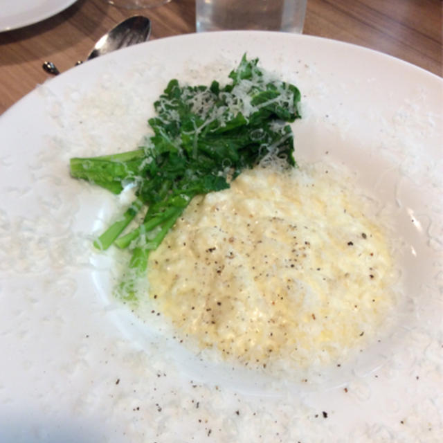 歩いて行くイタリアン、ん、パスタやさん