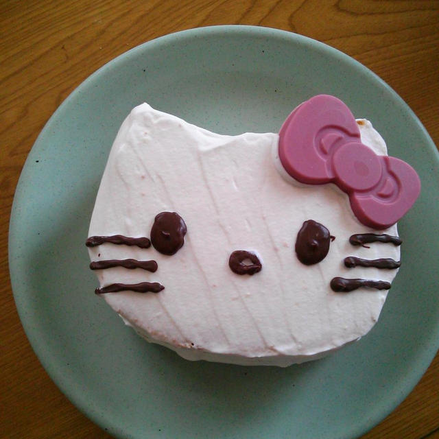 簡単キティケーキ＆美味しいカキのグラタン♪お兄ちゃん弁♪