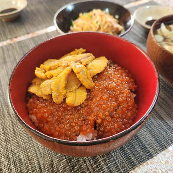 うにいくら丼