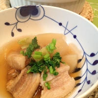 短時間で仕上げる 「豚バラとかぶのスープ煮込み」。