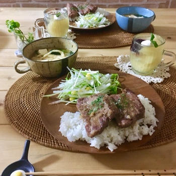 アカシアプレートを使ったお夕飯