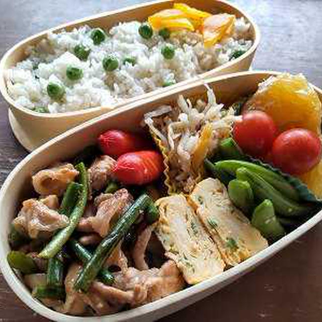 うすいえんどう豆ご飯と豚肉とニンニクの芽炒め弁当