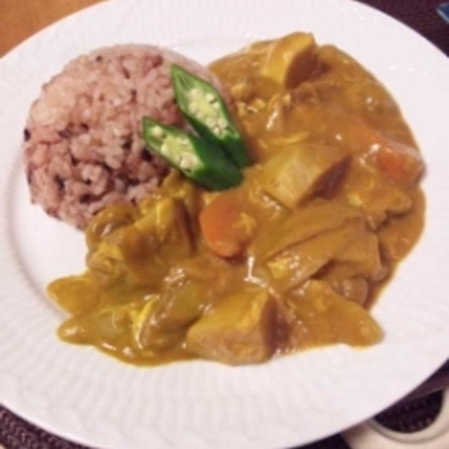 薬膳根菜ゆばカレー