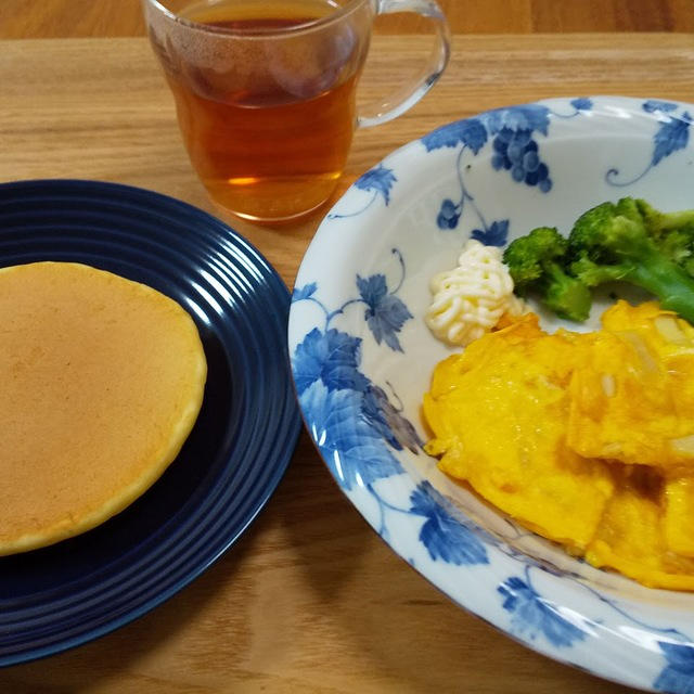 ポテトのチーズオムレツとブロッコリー