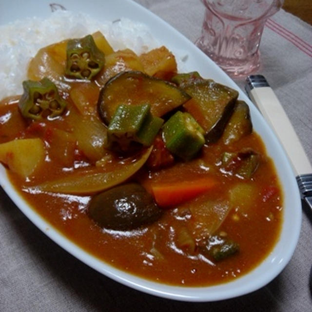 牛スジとトマトの夏野菜カレー