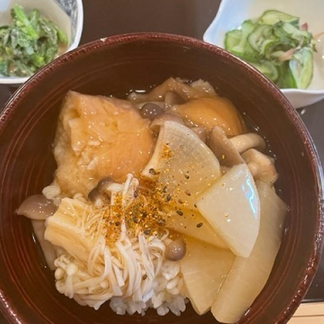 お昼はお麩丼