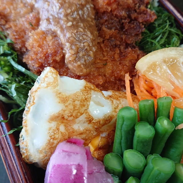 豚カツ味噌だれ丼弁当