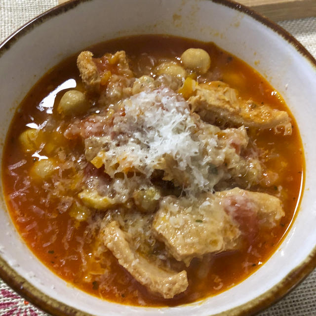 イタリアンのバルの定番のひよこ豆とトリッパのトマト煮込みの作り方