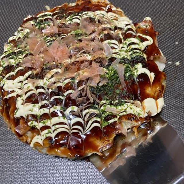 １０月１０日はジュージュー・鉄板焼きの日でお好み焼きにしました♪