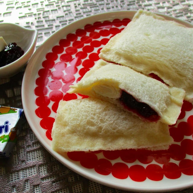 誰でも簡単！ランチパック風♡黄金コンビサンド＜クリームチーズ＆ブルーベリー＞