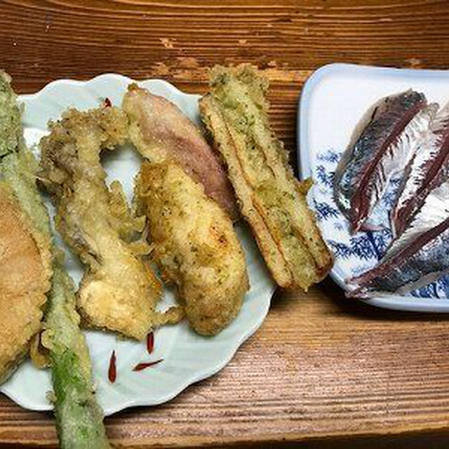 筍やアスパラガスの天ぷら。いちご大福作り